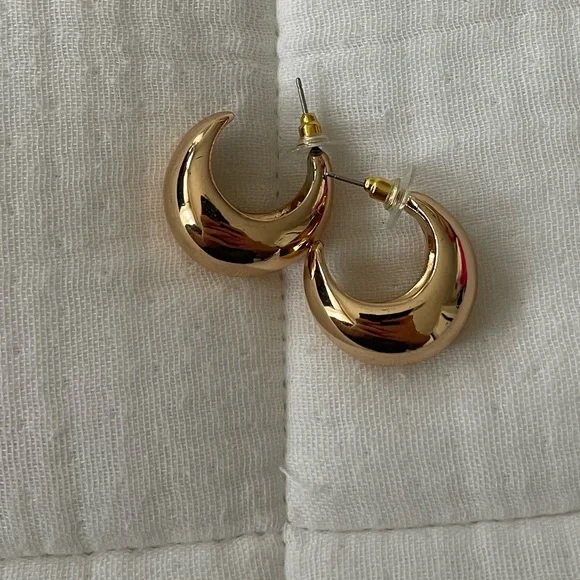 Gold Plated Teardrop Earrings - Picture 3 of 5